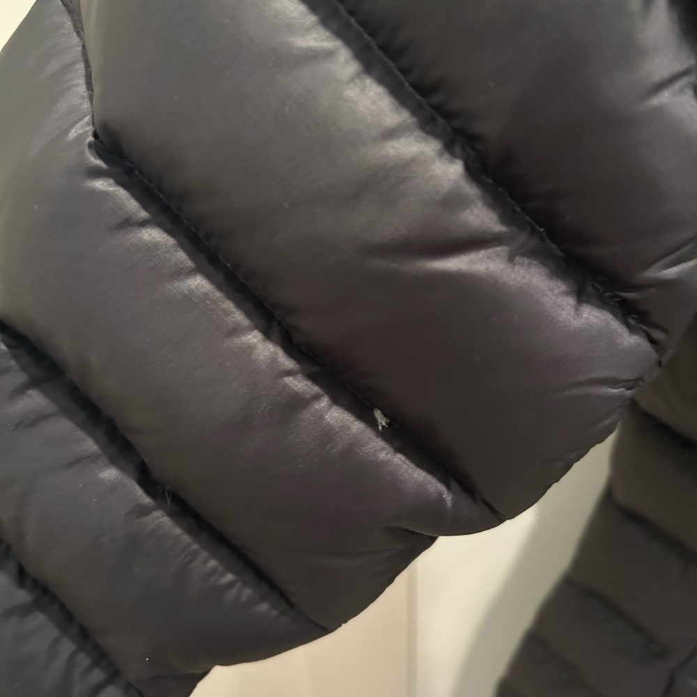 The North Face Women's Quilted Black Puffer Jacket - Picture 9 of 16